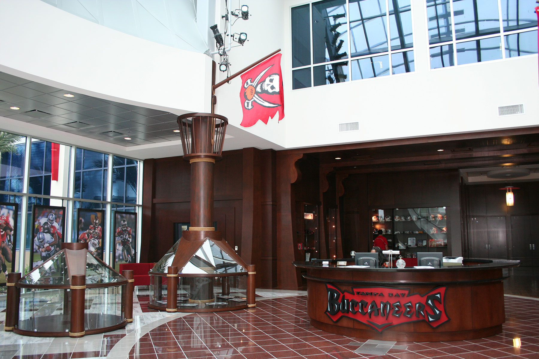 Tampa Bay Buccaneers: Indoor Practice Facility – Wagner Murray Architects